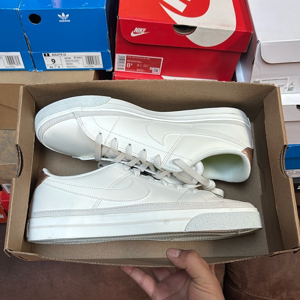 Women’s Nike Court Legacy NN